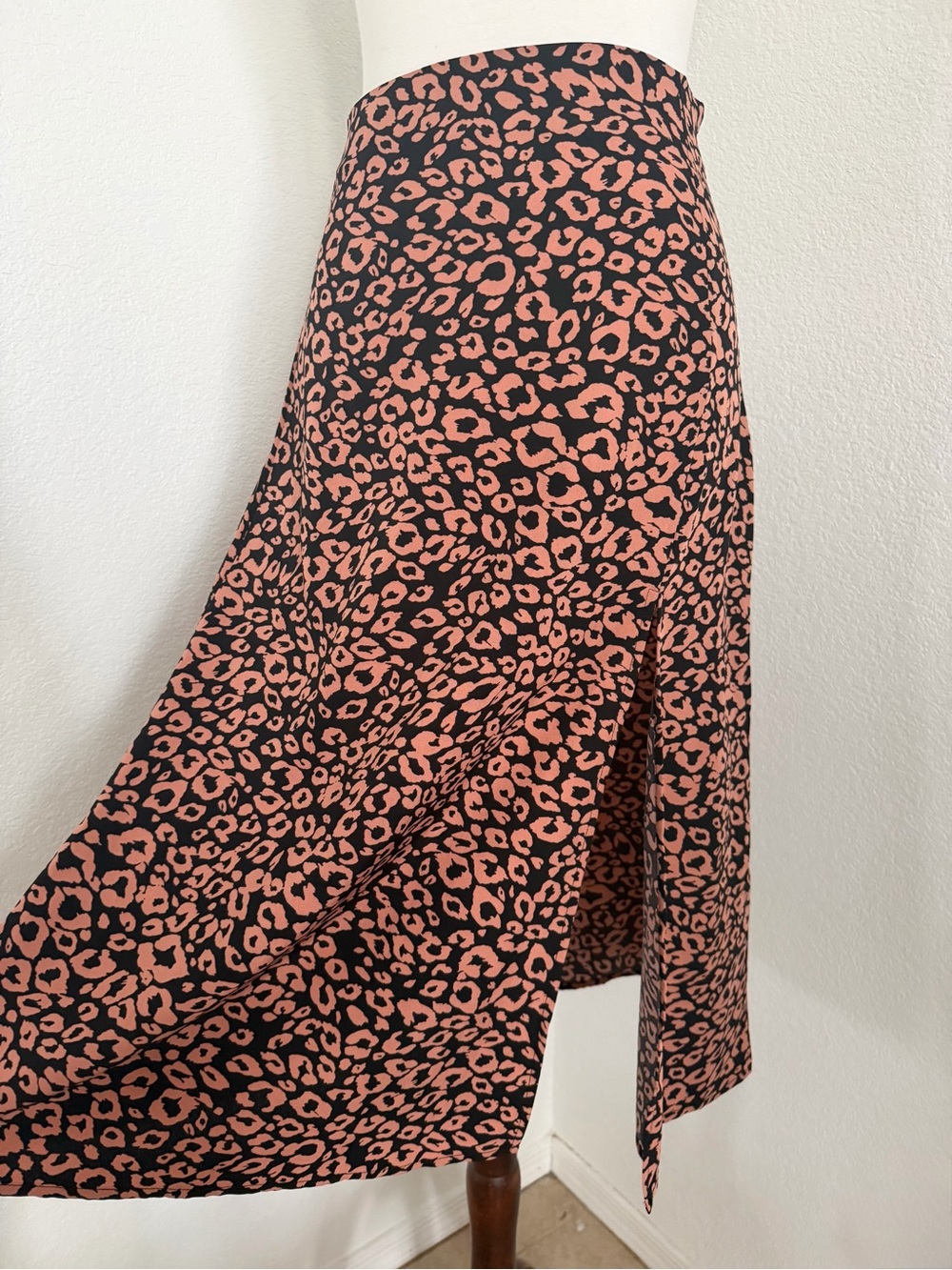 Emery Rose Pink Leopard Print Midi Skirt Asymmetrical Hem XS